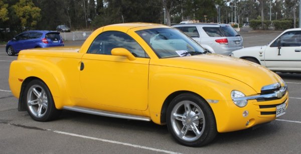 Появи  се през 2003-а и остана в производство само три години, завършвайки с чудо като от научната фантастика. Този модел наистина изглежда като извънземно копие на пикап.. Да наречем SSR уникален би било да омаловажаваме колко нестандартно е това шаси..

Със своите плавни линии и елегантен дизайн, този пикап разполага с твърд покрив, който може да се преобразува. SSR притежава мощен V8 двигател, който може да го изстреля от 0 до 60 (мили в час) за 5,3 секунди — невероятно бързо. Това, съчетано със специалните издания и наситените цветове, прави някои модели още по-търсени.

С едва 24 000 единици, пуснати на пазара, той се е превърнал в цел на колекционерите, и то не евтина.